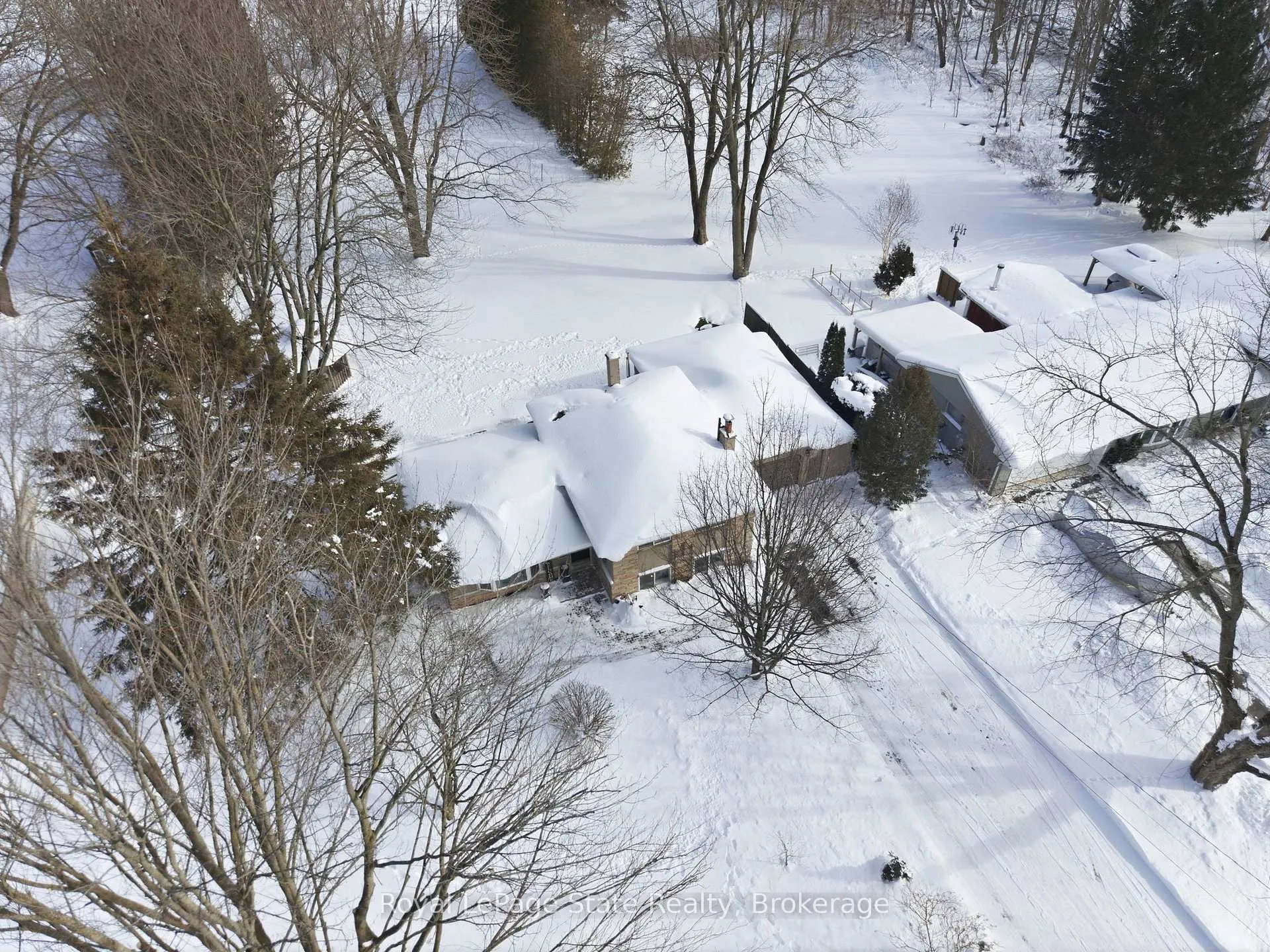 Photo 6 of 34 Carey Street, Hamilton, Rural Flamborough — HOMEH