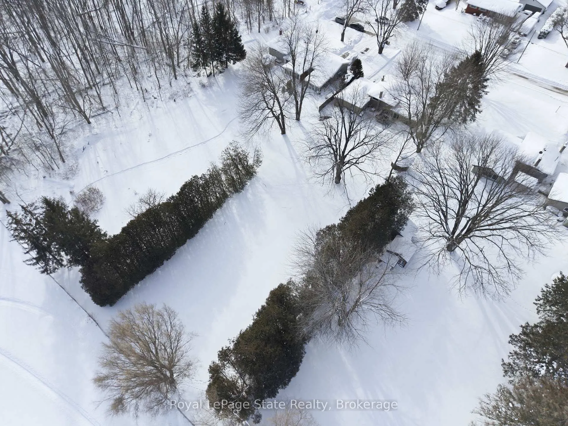 Photo 11 of 34 Carey Street, Hamilton, Rural Flamborough — HOMEH