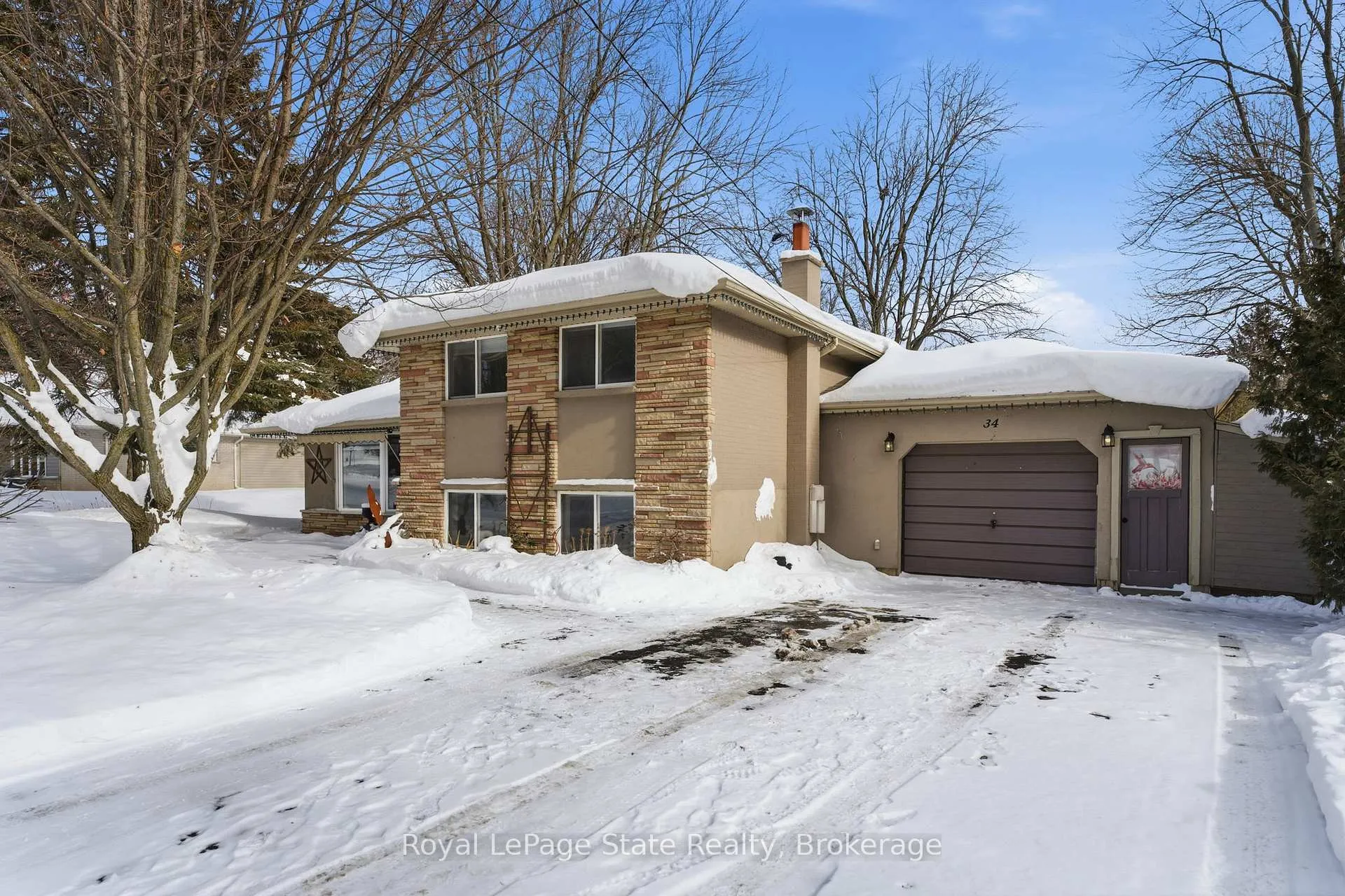 Photo 12 of 34 Carey Street, Hamilton, Rural Flamborough — HOMEH