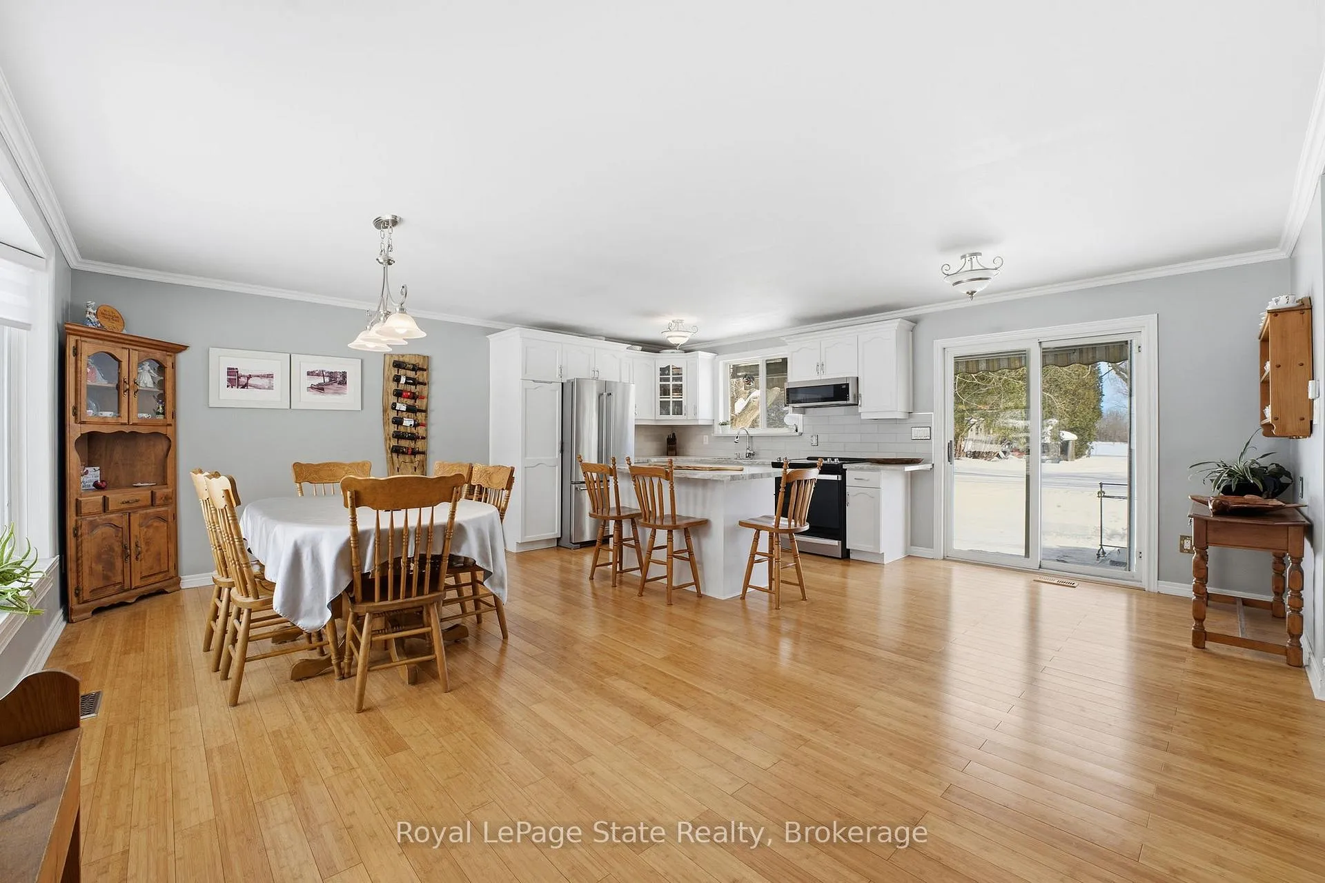 Photo 17 of 34 Carey Street, Hamilton, Rural Flamborough — HOMEH