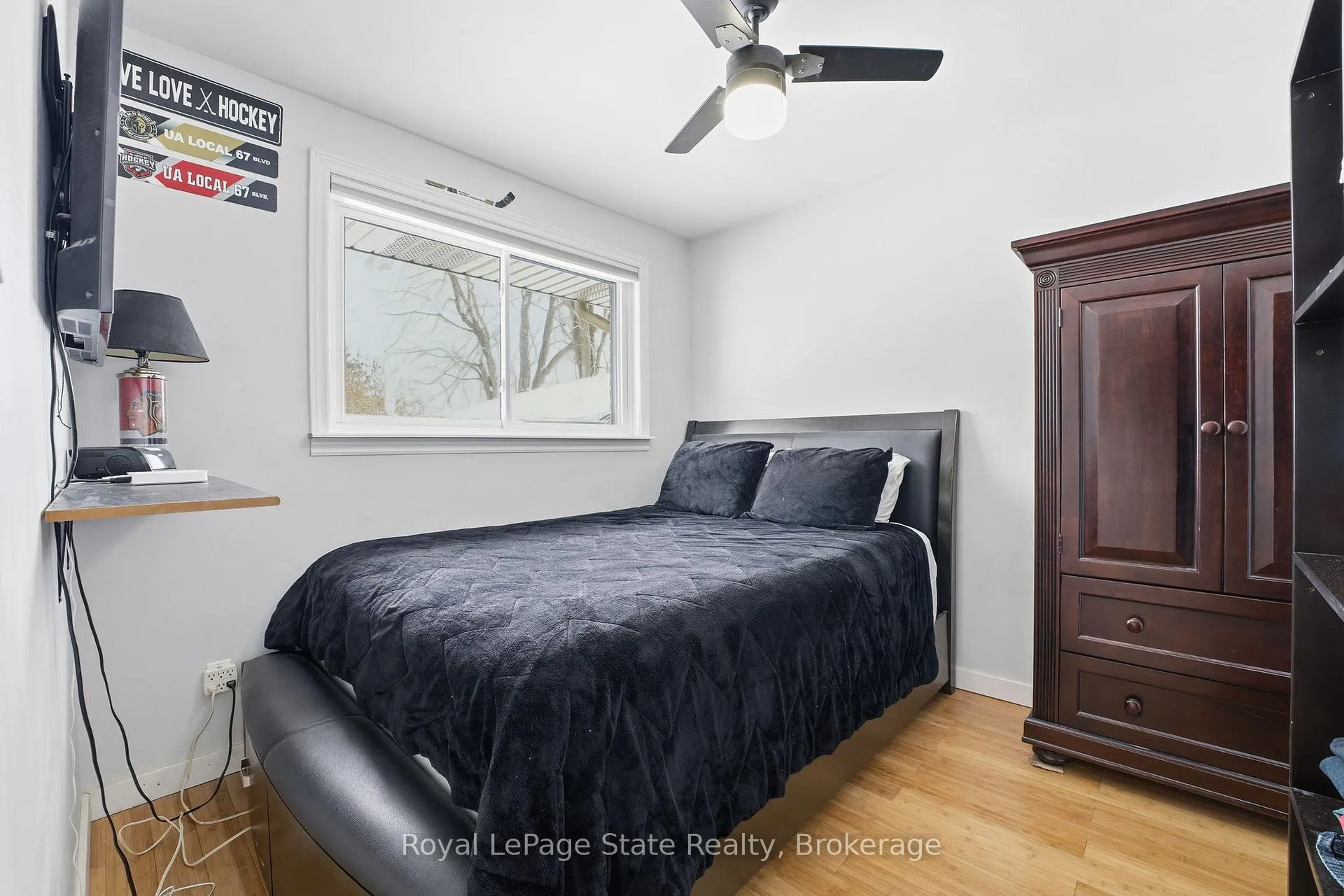 Photo 25 of 34 Carey Street, Hamilton, Rural Flamborough — HOMEH