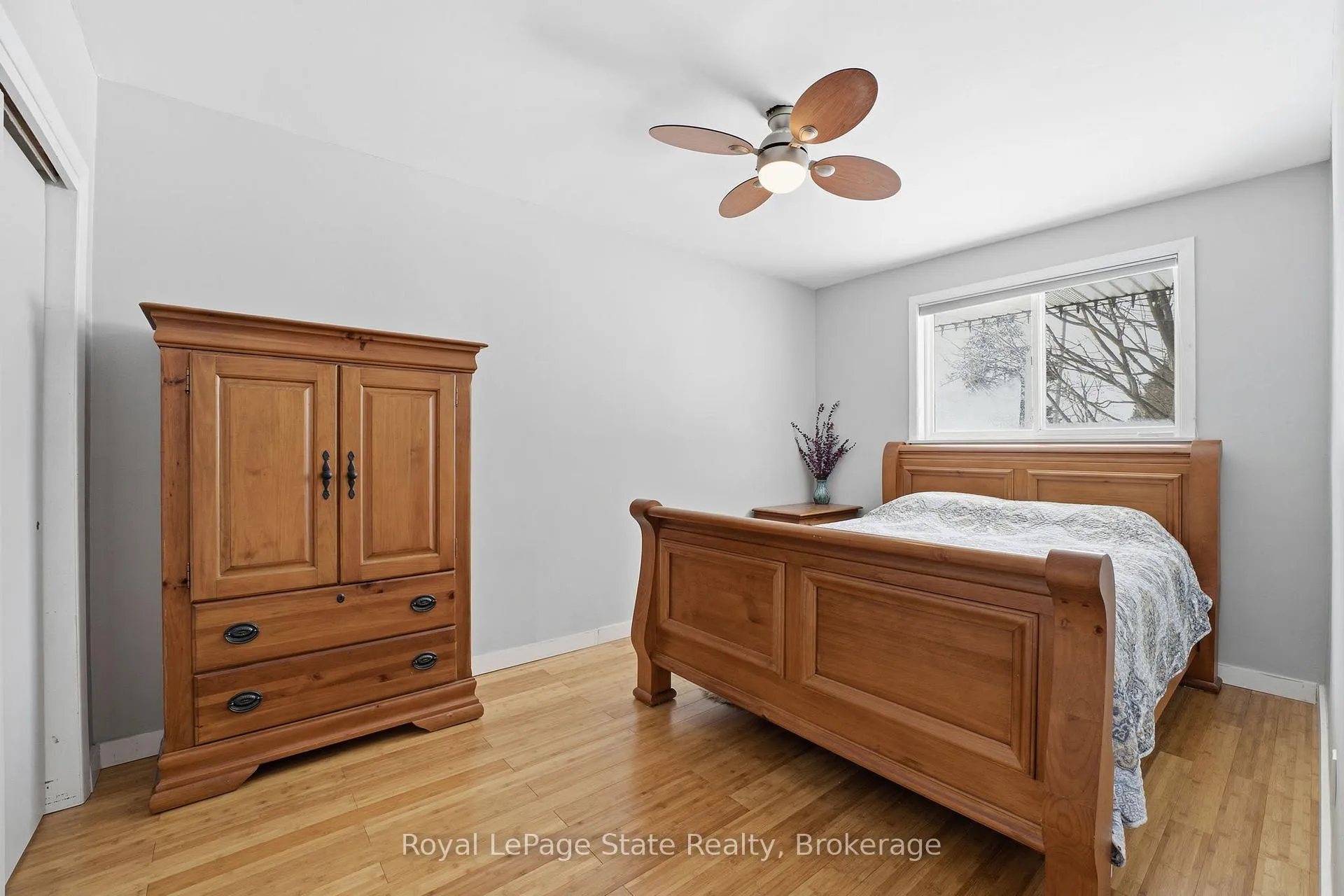 Photo 26 of 34 Carey Street, Hamilton, Rural Flamborough — HOMEH