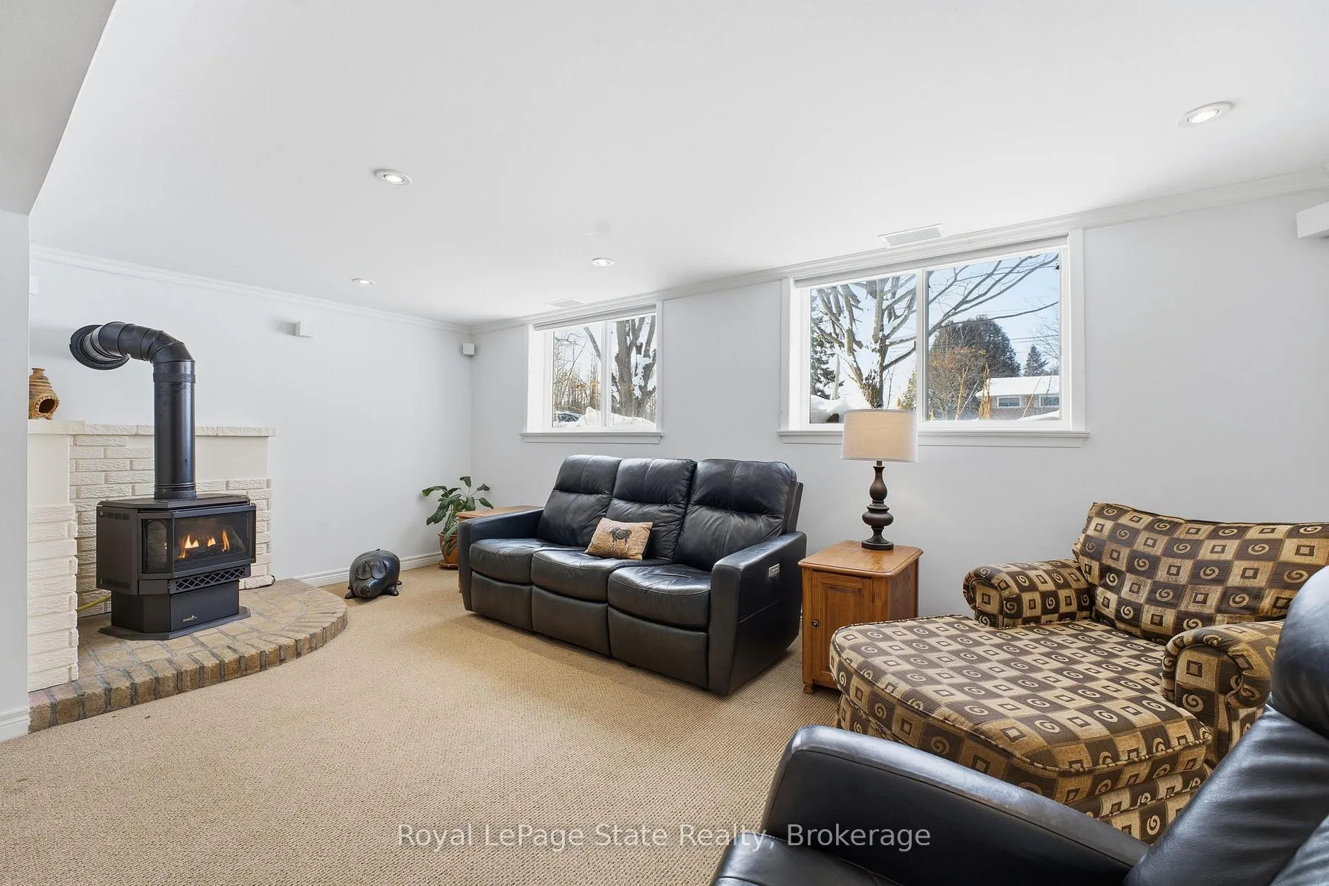 Photo 31 of 34 Carey Street, Hamilton, Rural Flamborough — HOMEH