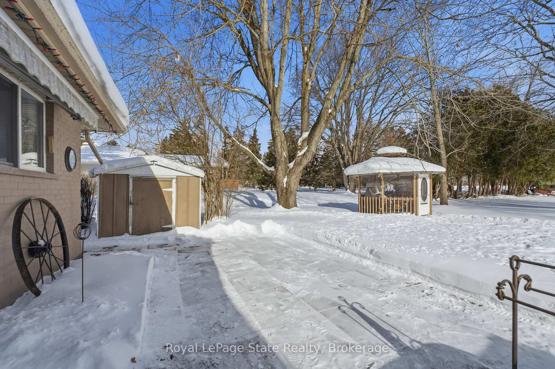 Photo 40 of 34 Carey Street, Hamilton, Rural Flamborough — HOMEH