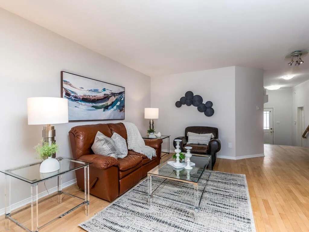 Photo 9 of 241 Meadowbreeze Drive, Ottawa, Kanata - Emerald Meadows/Trailwest — HOMEH