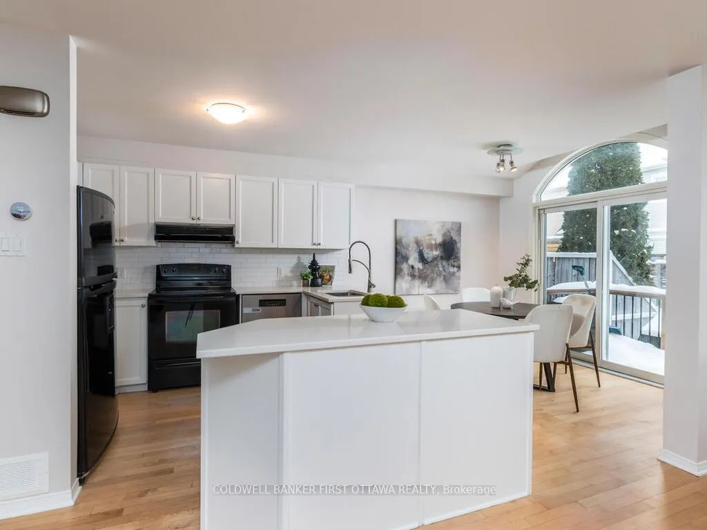 Photo 12 of 241 Meadowbreeze Drive, Ottawa, Kanata - Emerald Meadows/Trailwest — HOMEH