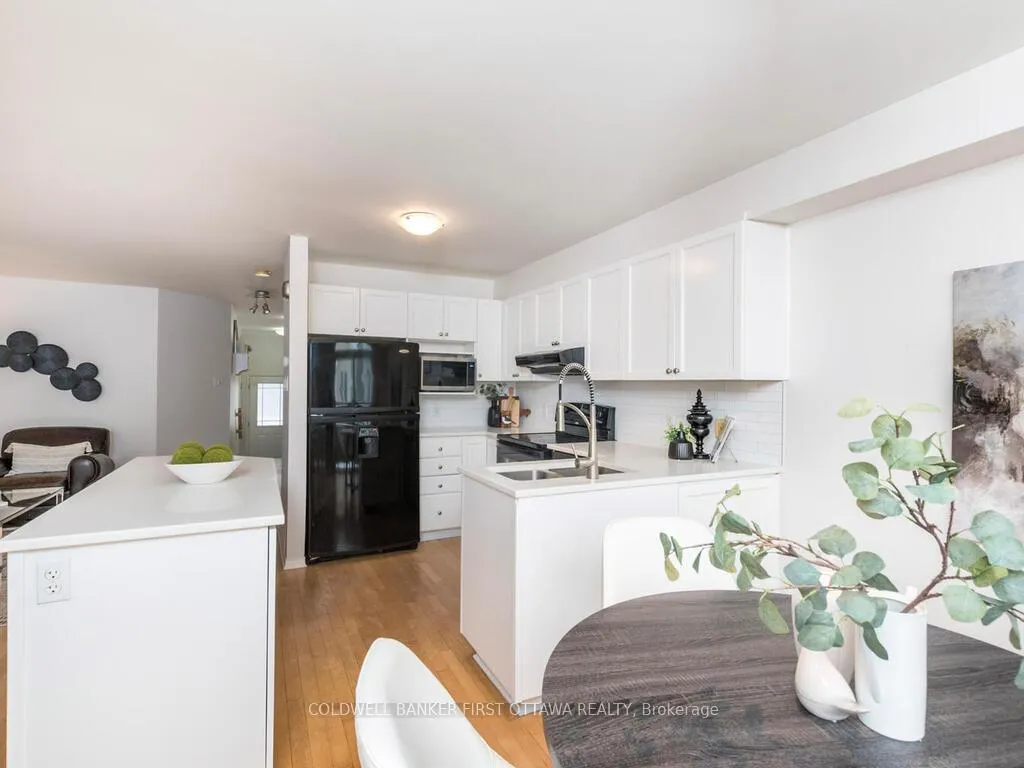 Photo 13 of 241 Meadowbreeze Drive, Ottawa, Kanata - Emerald Meadows/Trailwest — HOMEH
