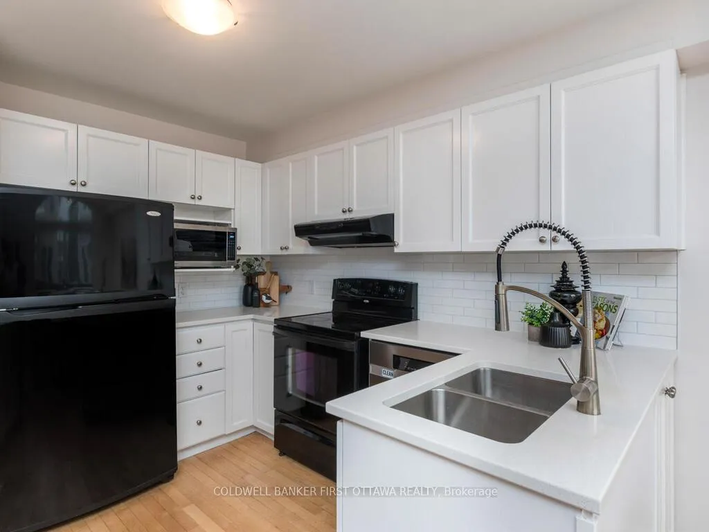 Photo 15 of 241 Meadowbreeze Drive, Ottawa, Kanata - Emerald Meadows/Trailwest — HOMEH