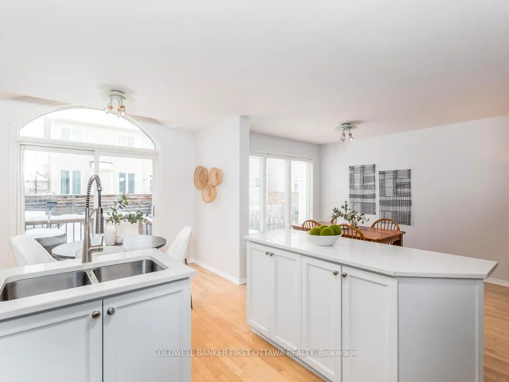 Photo 16 of 241 Meadowbreeze Drive, Ottawa, Kanata - Emerald Meadows/Trailwest — HOMEH
