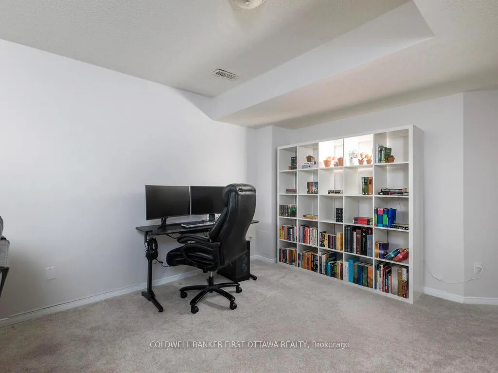 Photo 32 of 241 Meadowbreeze Drive, Ottawa, Kanata - Emerald Meadows/Trailwest — HOMEH