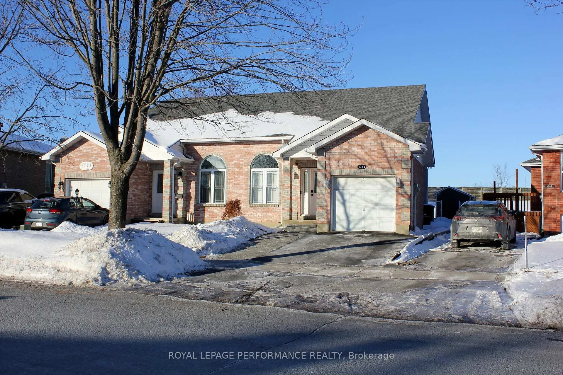 Photo 2 of 1791 Cumberland Street, Cornwall — HOMEH