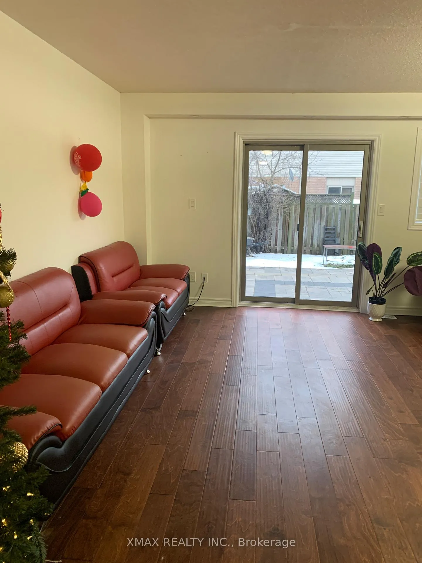 Photo 4 of 193 Sulmona Drive, Hamilton, Broughton — HOMEH