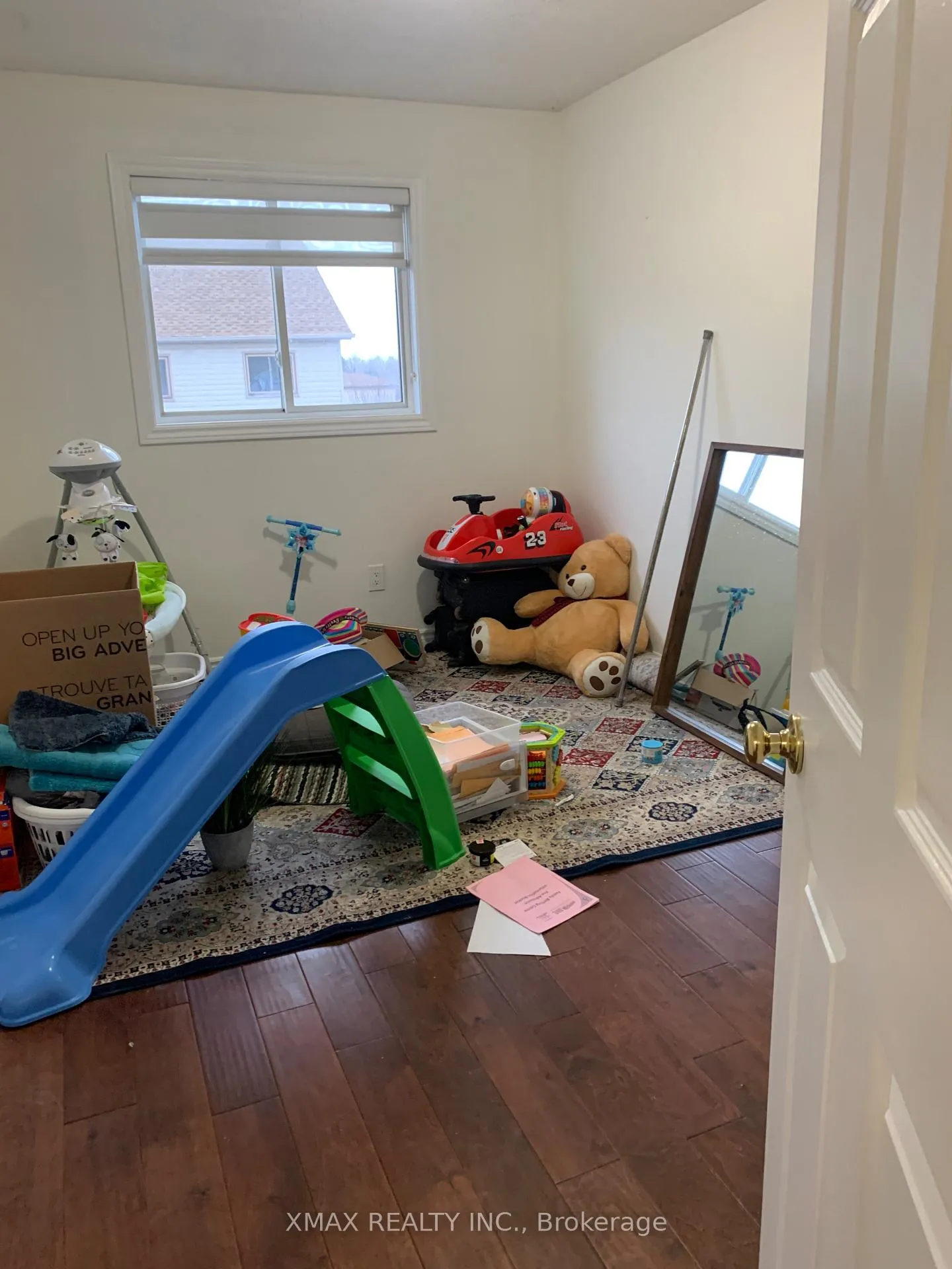 Photo 13 of 193 Sulmona Drive, Hamilton, Broughton — HOMEH