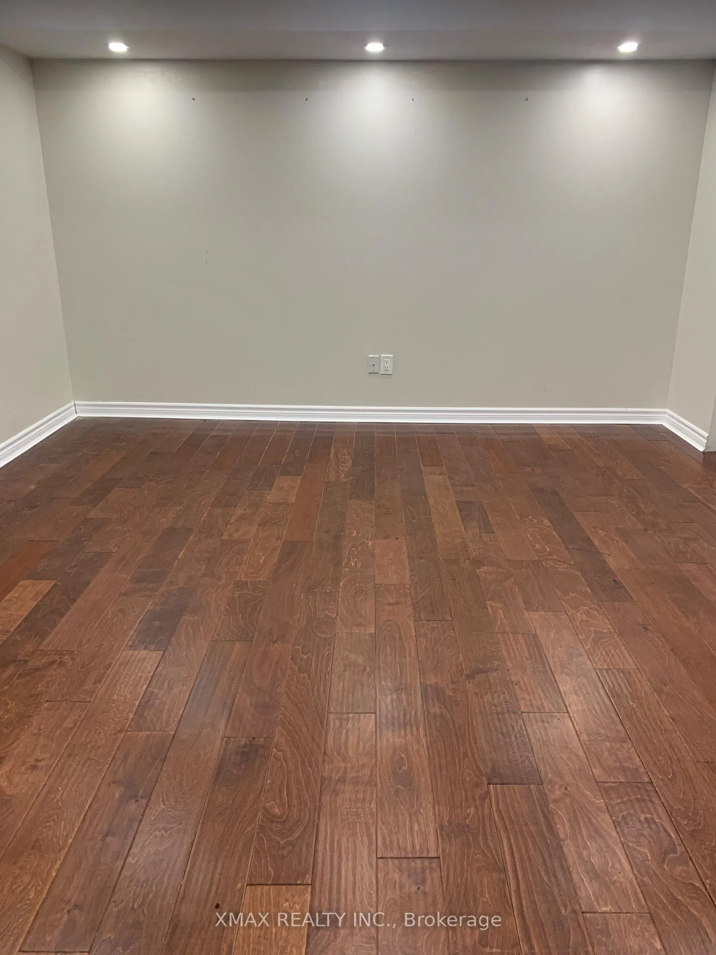 Photo 24 of 193 Sulmona Drive, Hamilton, Broughton — HOMEH