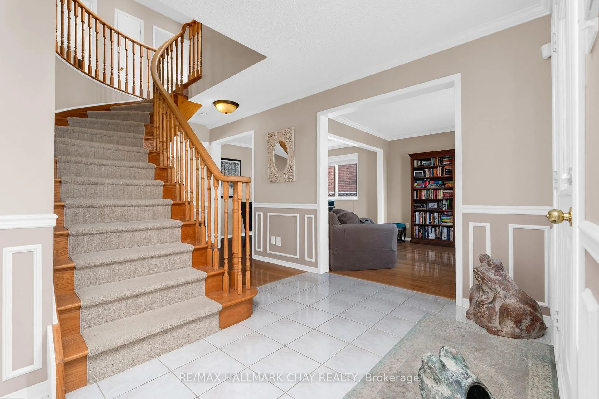 Photo 3 of 29 Benson Drive, Barrie, Sandy Hollow — HOMEH