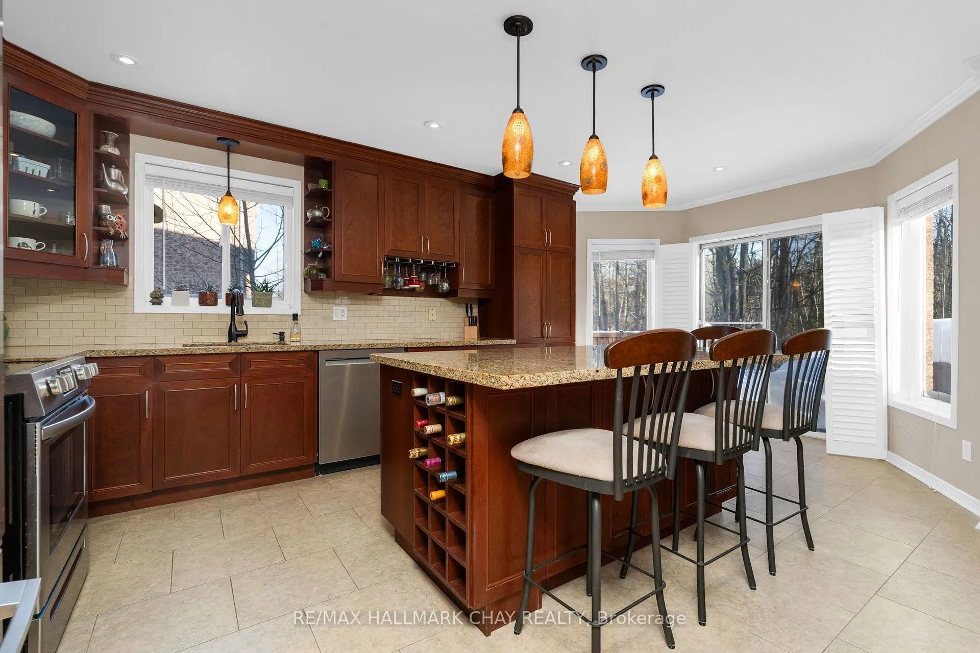 Photo 9 of 29 Benson Drive, Barrie, Sandy Hollow — HOMEH