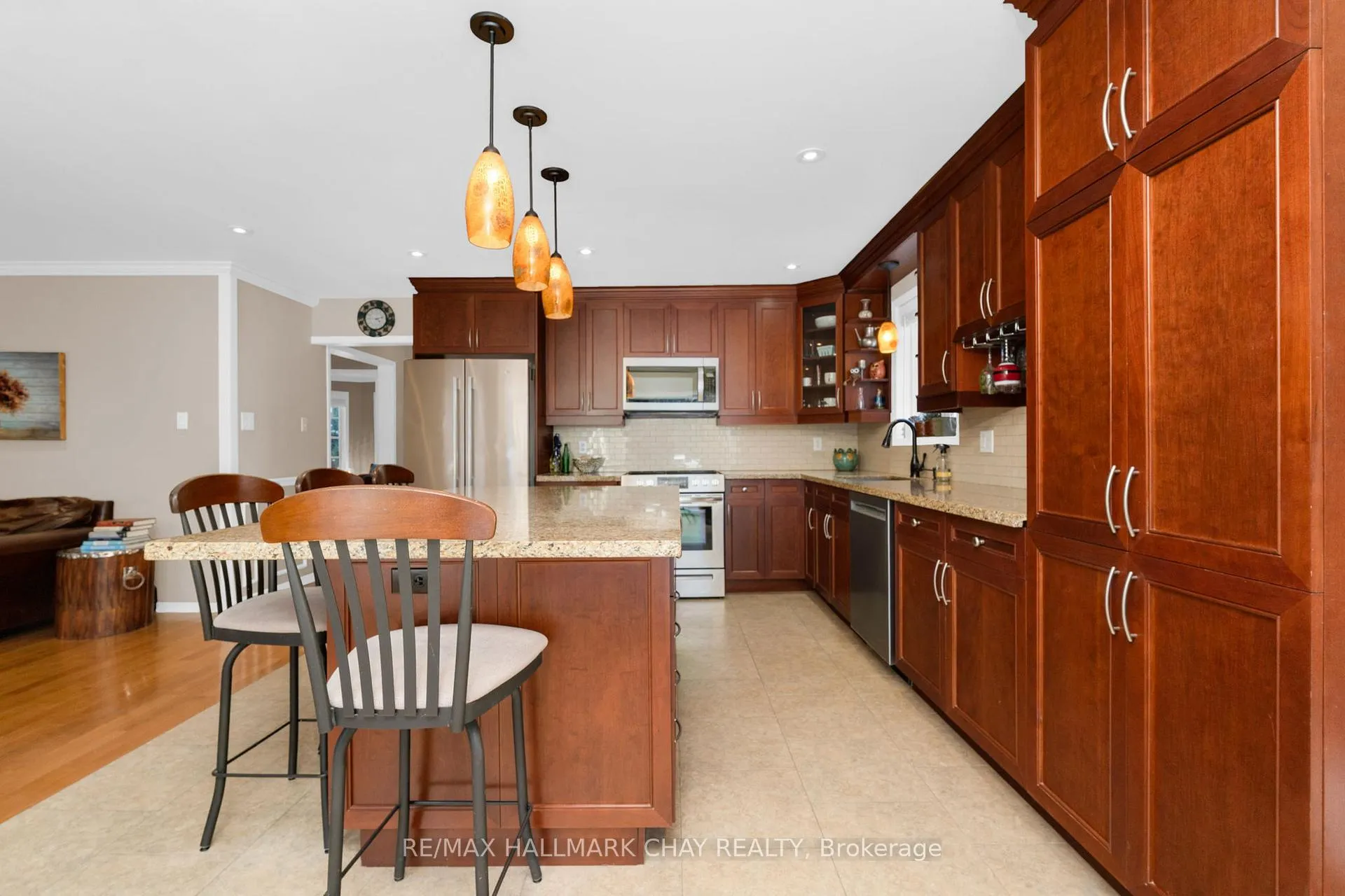 Photo 10 of 29 Benson Drive, Barrie, Sandy Hollow — HOMEH