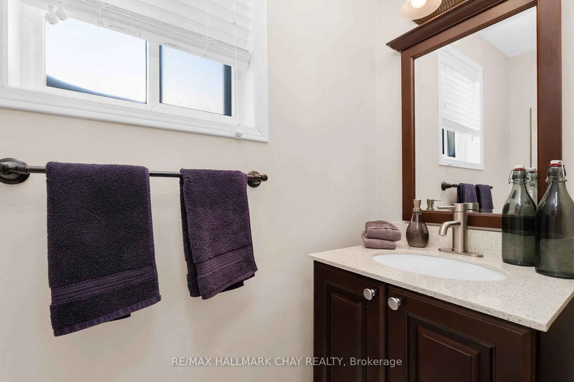 Photo 15 of 29 Benson Drive, Barrie, Sandy Hollow — HOMEH