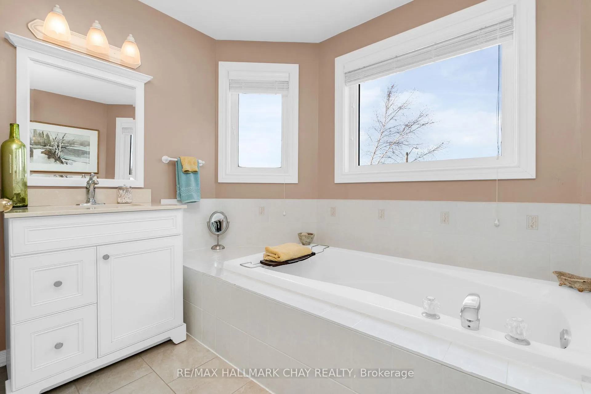 Photo 20 of 29 Benson Drive, Barrie, Sandy Hollow — HOMEH