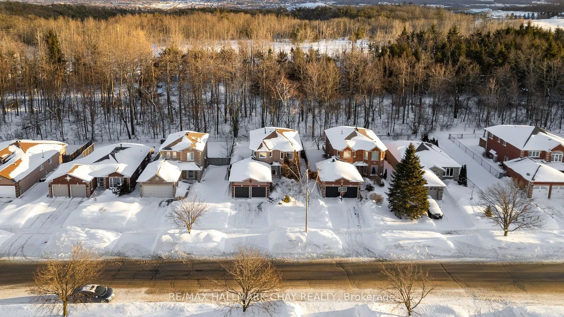 Photo 41 of 29 Benson Drive, Barrie, Sandy Hollow — HOMEH