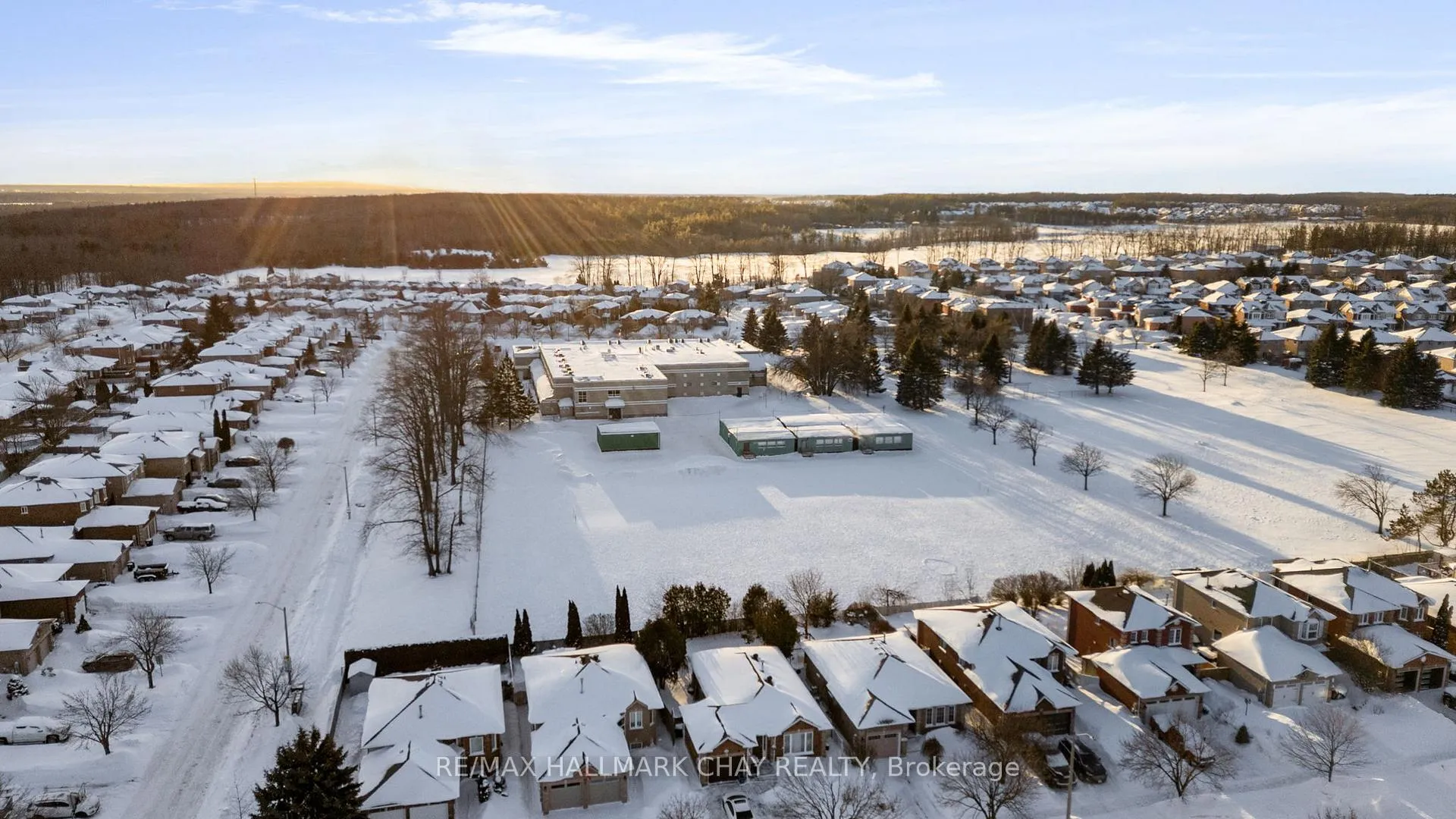 Photo 42 of 29 Benson Drive, Barrie, Sandy Hollow — HOMEH