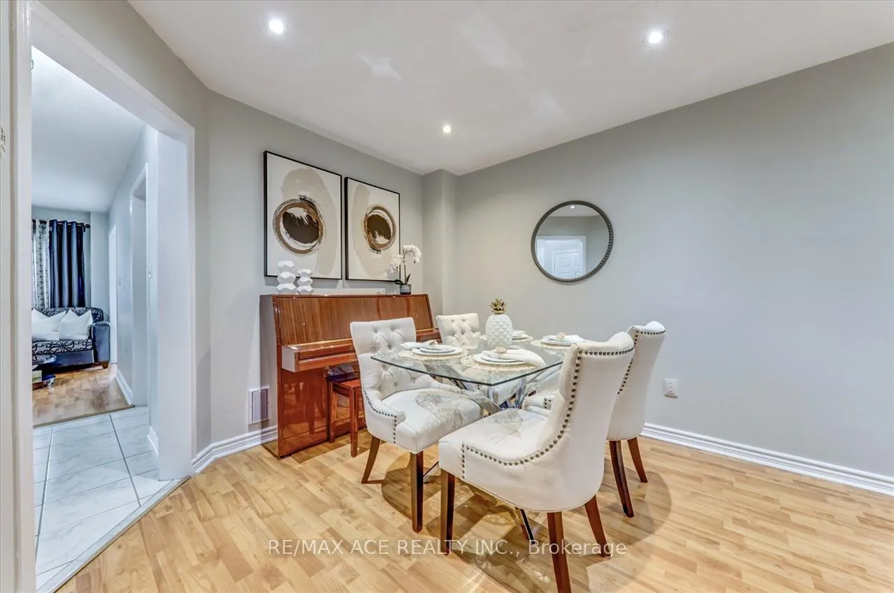 Photo 7 of 111 Laird Drive, Markham, Middlefield — HOMEH