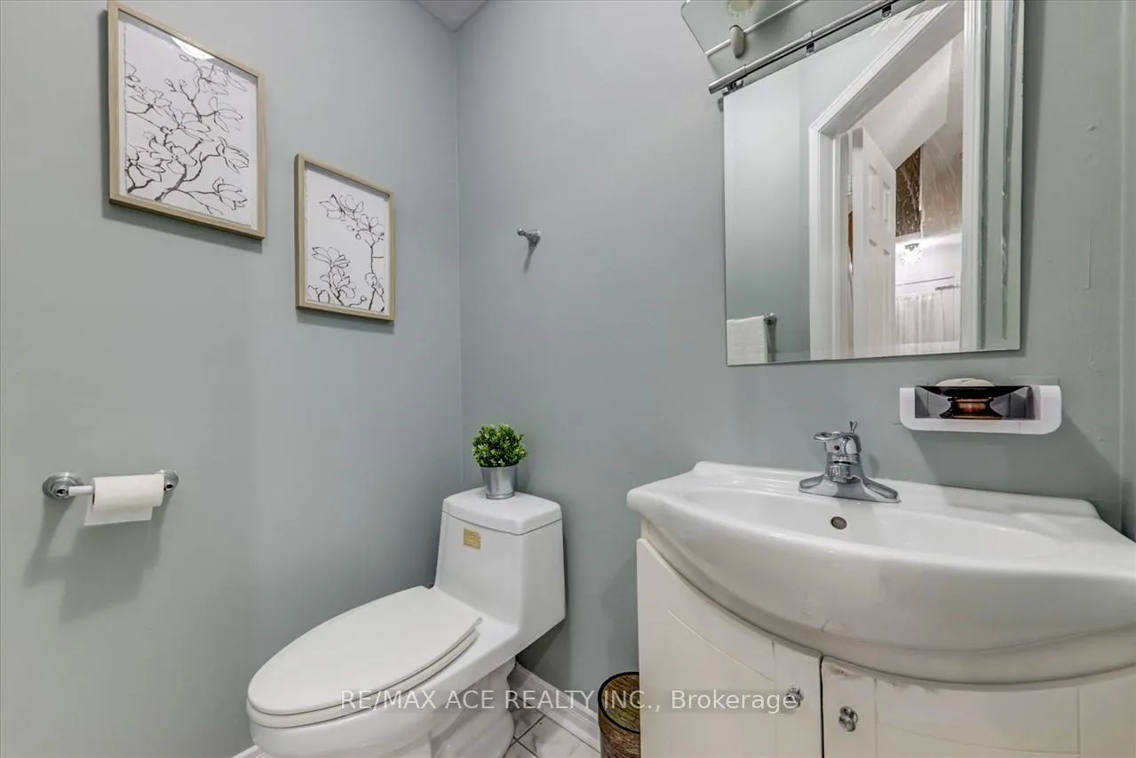 Photo 15 of 111 Laird Drive, Markham, Middlefield — HOMEH
