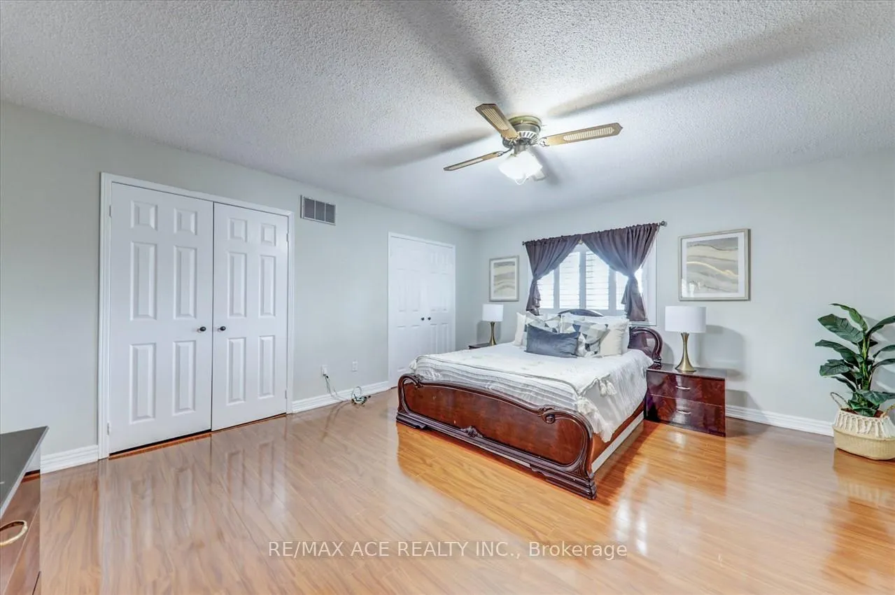 Photo 18 of 111 Laird Drive, Markham, Middlefield — HOMEH