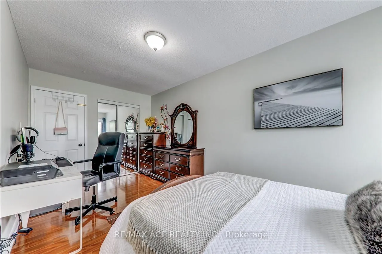 Photo 23 of 111 Laird Drive, Markham, Middlefield — HOMEH