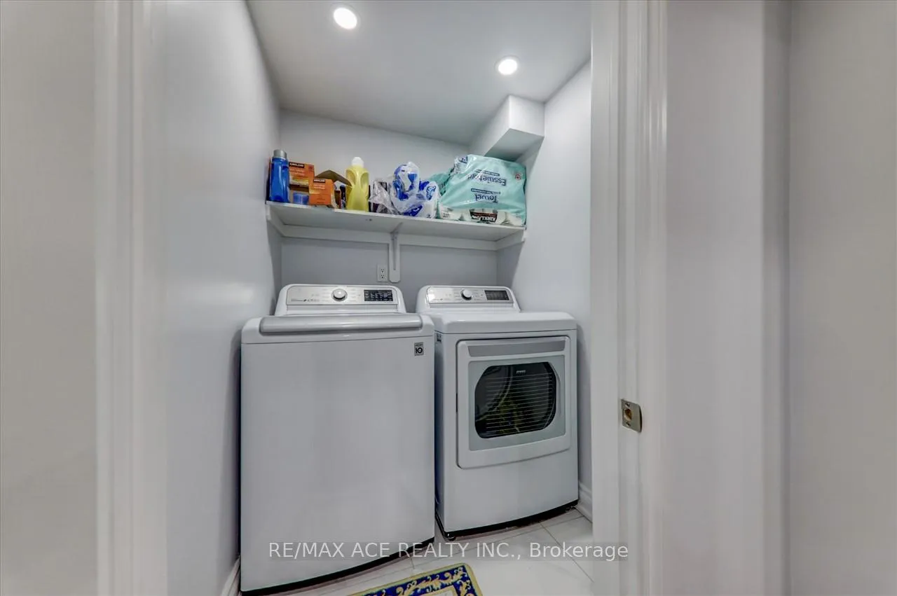 Photo 33 of 111 Laird Drive, Markham, Middlefield — HOMEH