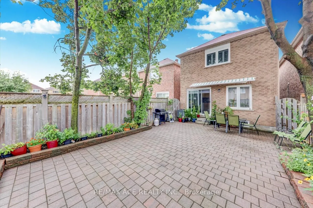 Photo 36 of 111 Laird Drive, Markham, Middlefield — HOMEH