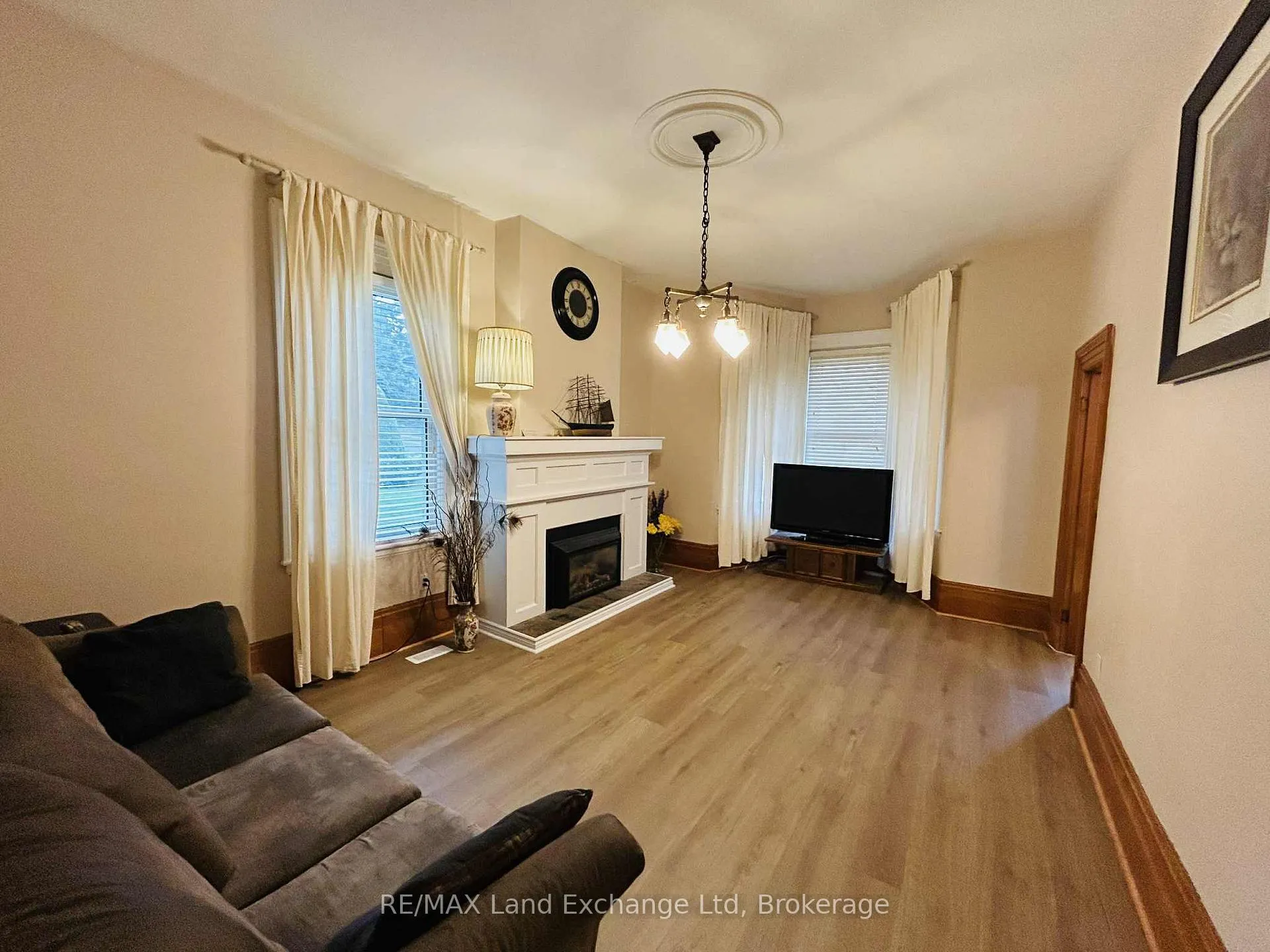 Photo 3 of 81 Patrick Street E, North Huron, Wingham — HOMEH