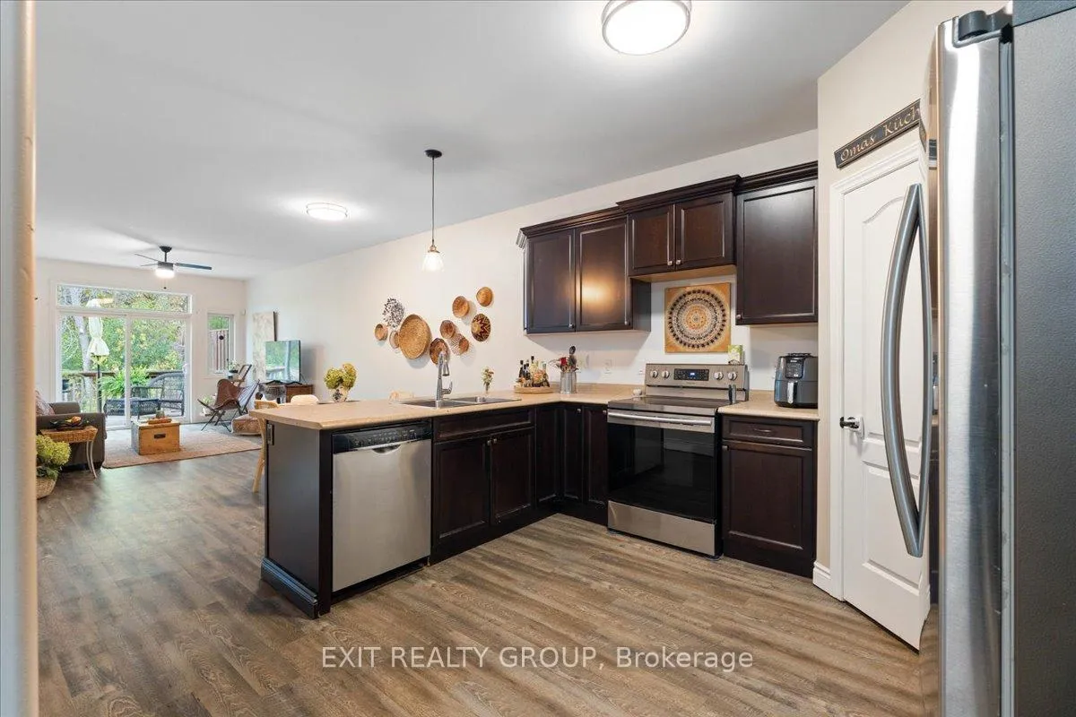 Photo 7 of 35 Ledgerock Court, Quinte West, Sidney Ward — HOMEH
