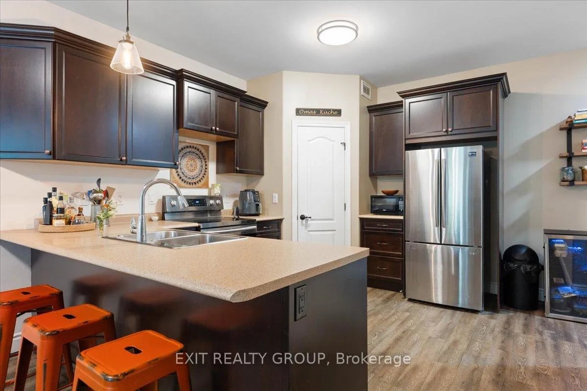 Photo 9 of 35 Ledgerock Court, Quinte West, Sidney Ward — HOMEH