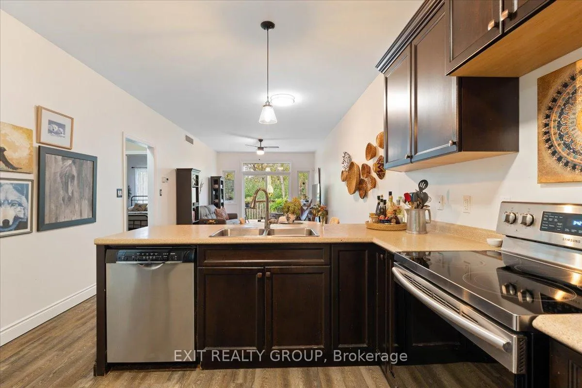 Photo 13 of 35 Ledgerock Court, Quinte West, Sidney Ward — HOMEH