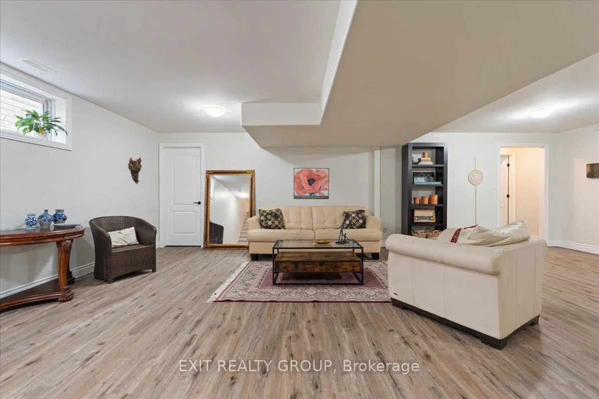 Photo 26 of 35 Ledgerock Court, Quinte West, Sidney Ward — HOMEH