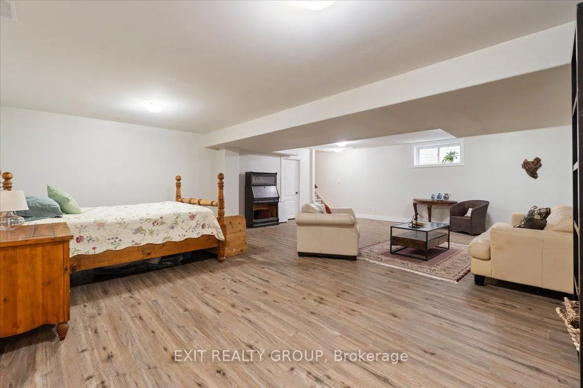 Photo 29 of 35 Ledgerock Court, Quinte West, Sidney Ward — HOMEH