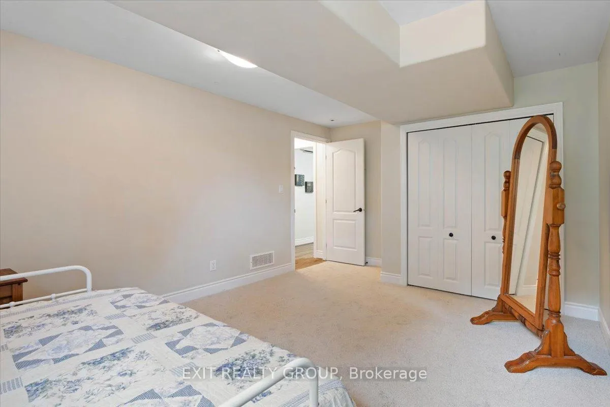 Photo 31 of 35 Ledgerock Court, Quinte West, Sidney Ward — HOMEH