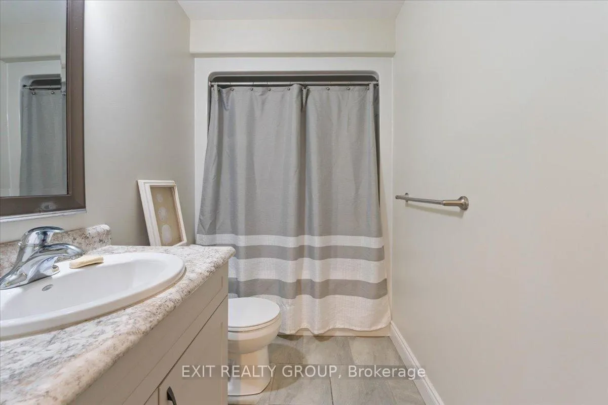 Photo 32 of 35 Ledgerock Court, Quinte West, Sidney Ward — HOMEH
