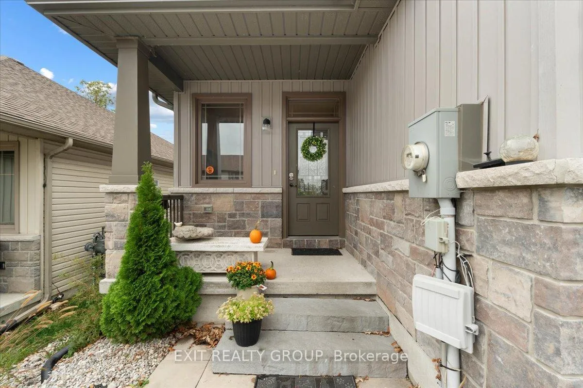 Photo 43 of 35 Ledgerock Court, Quinte West, Sidney Ward — HOMEH