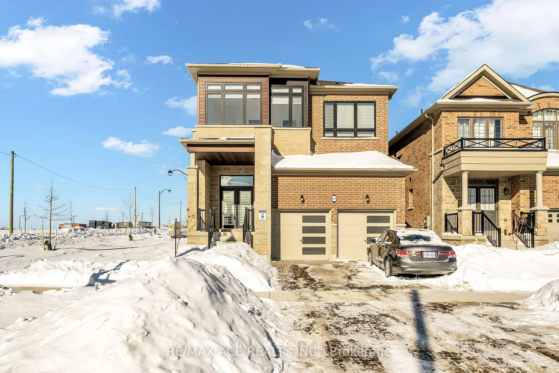 Photo 1 of 945 Rexton Drive, Oshawa, Kedron — HOMEH