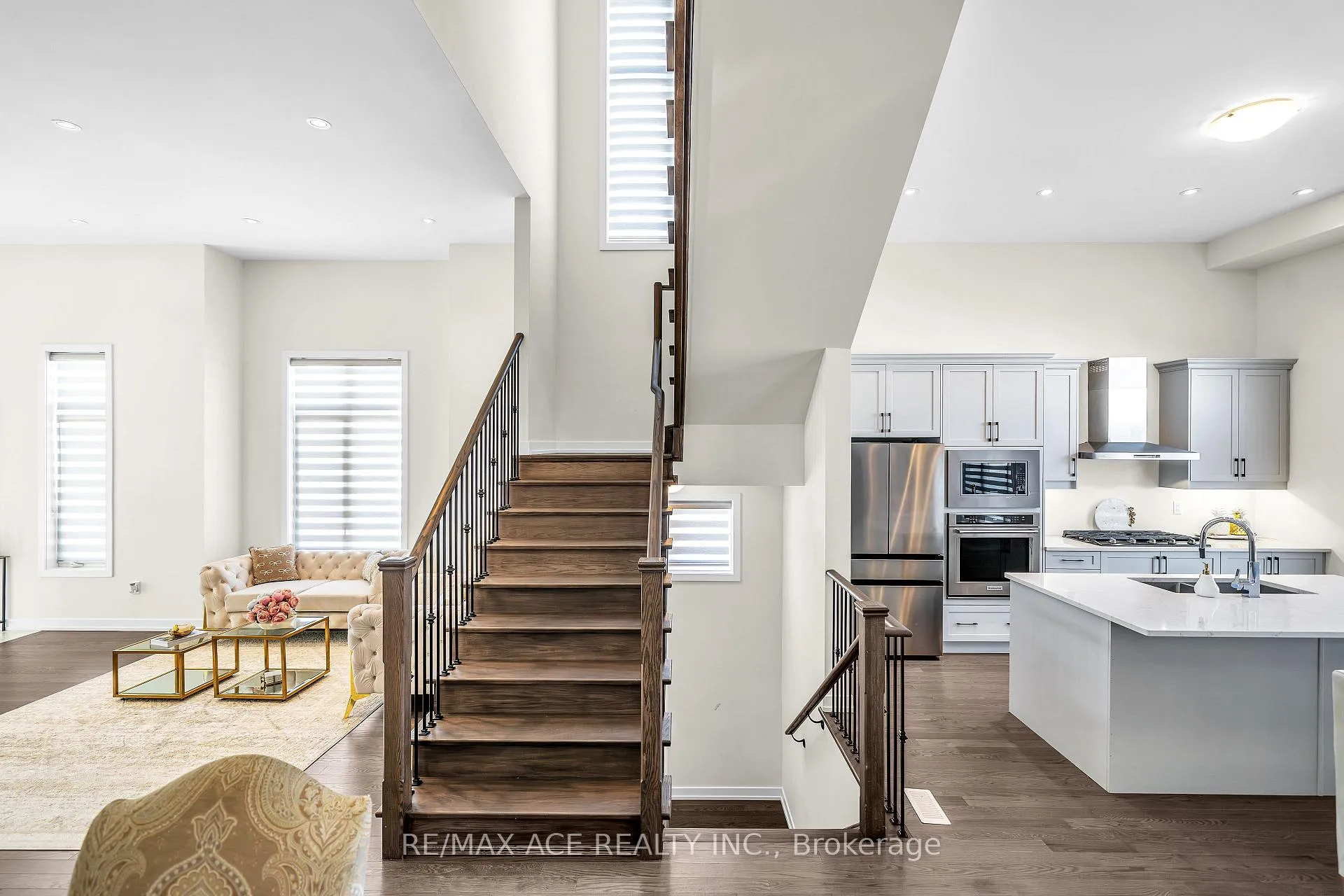 Photo 8 of 945 Rexton Drive, Oshawa, Kedron — HOMEH