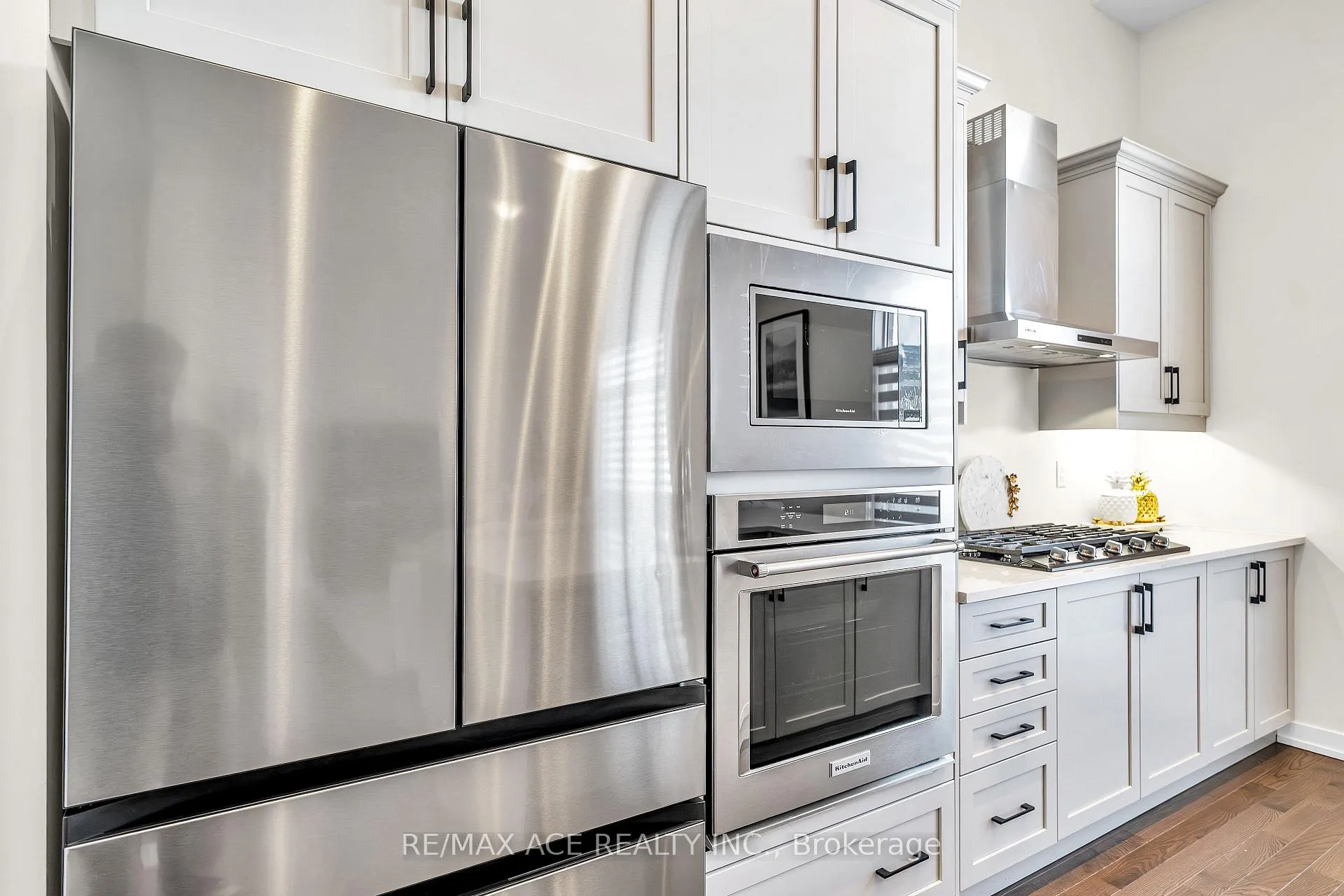 Photo 12 of 945 Rexton Drive, Oshawa, Kedron — HOMEH