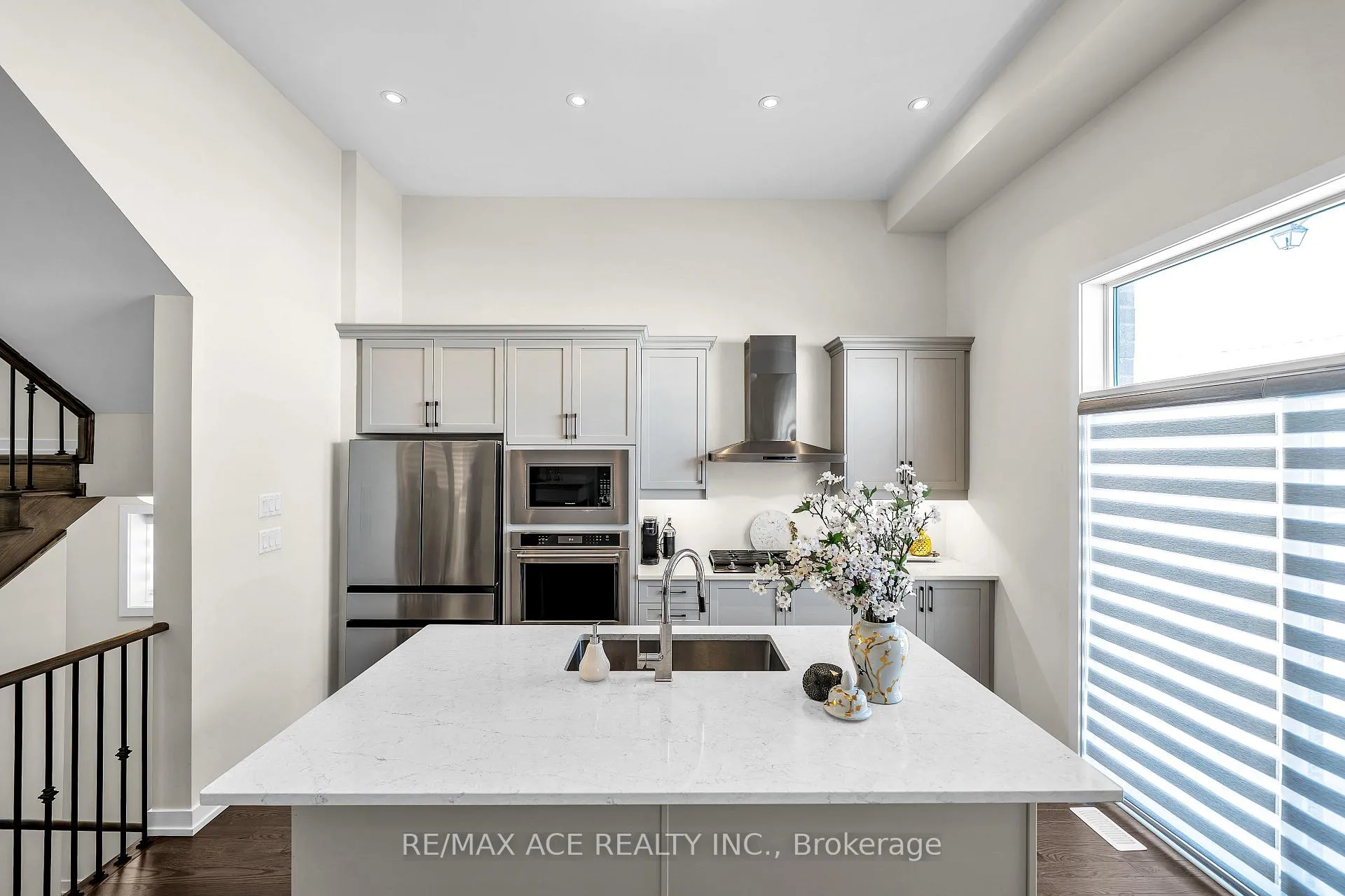 Photo 16 of 945 Rexton Drive, Oshawa, Kedron — HOMEH