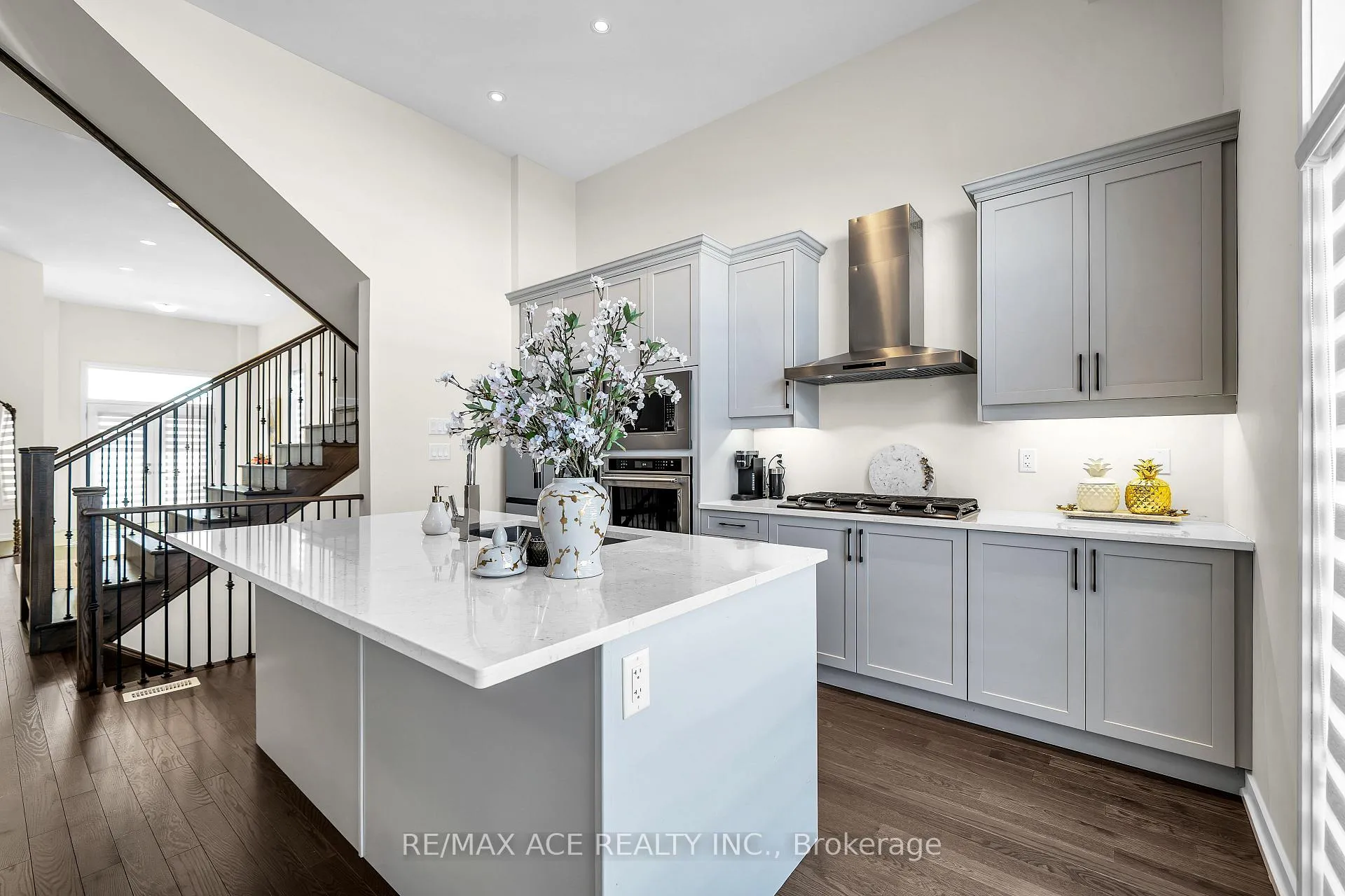 Photo 17 of 945 Rexton Drive, Oshawa, Kedron — HOMEH