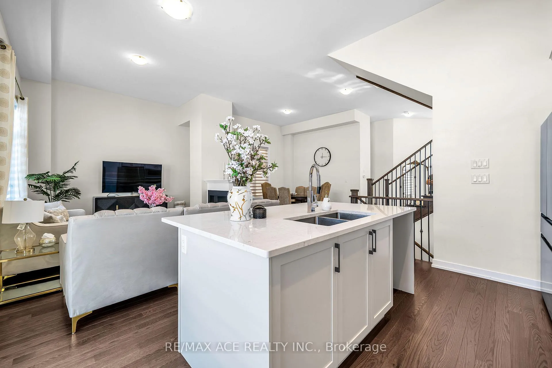 Photo 18 of 945 Rexton Drive, Oshawa, Kedron — HOMEH