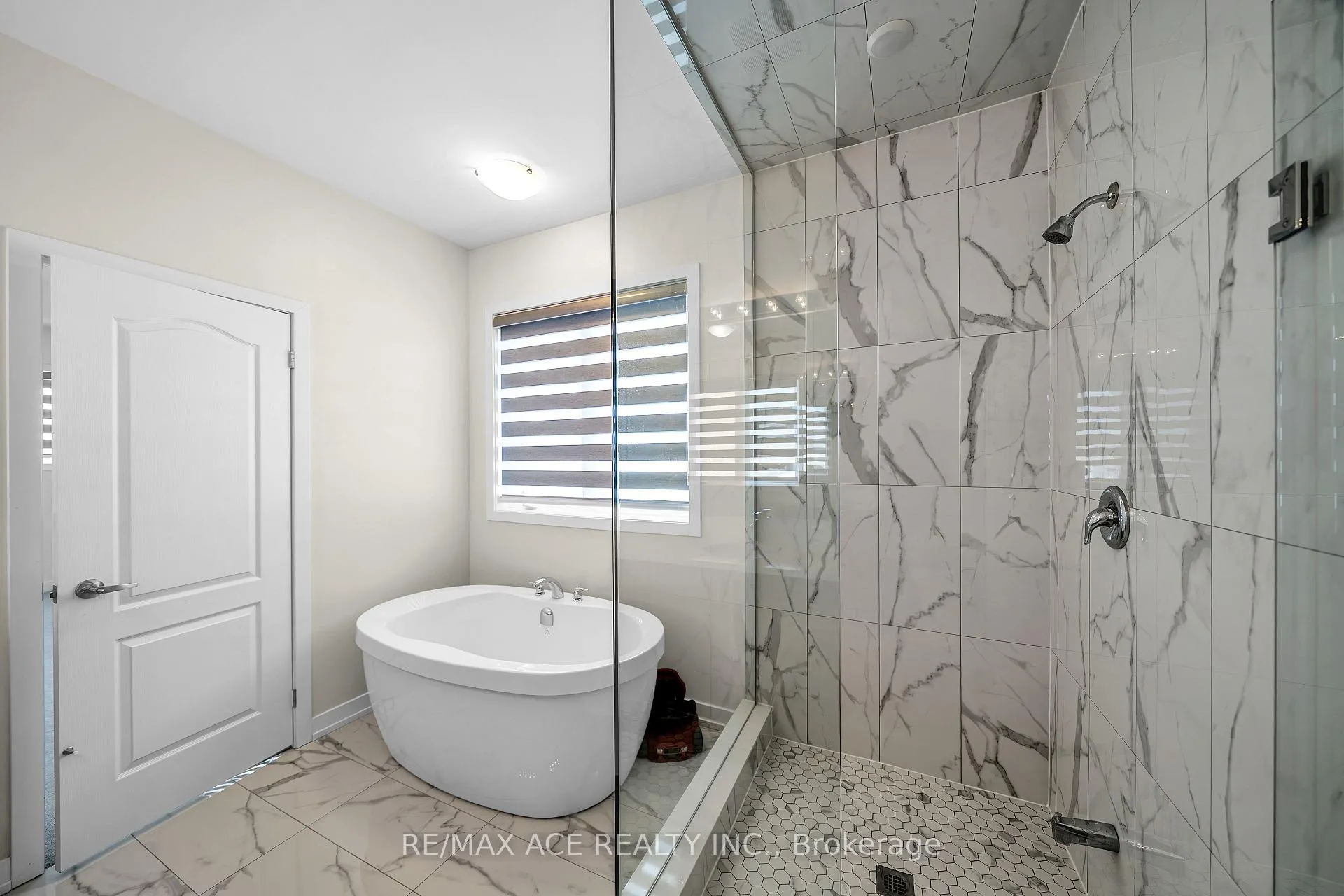 Photo 31 of 945 Rexton Drive, Oshawa, Kedron — HOMEH