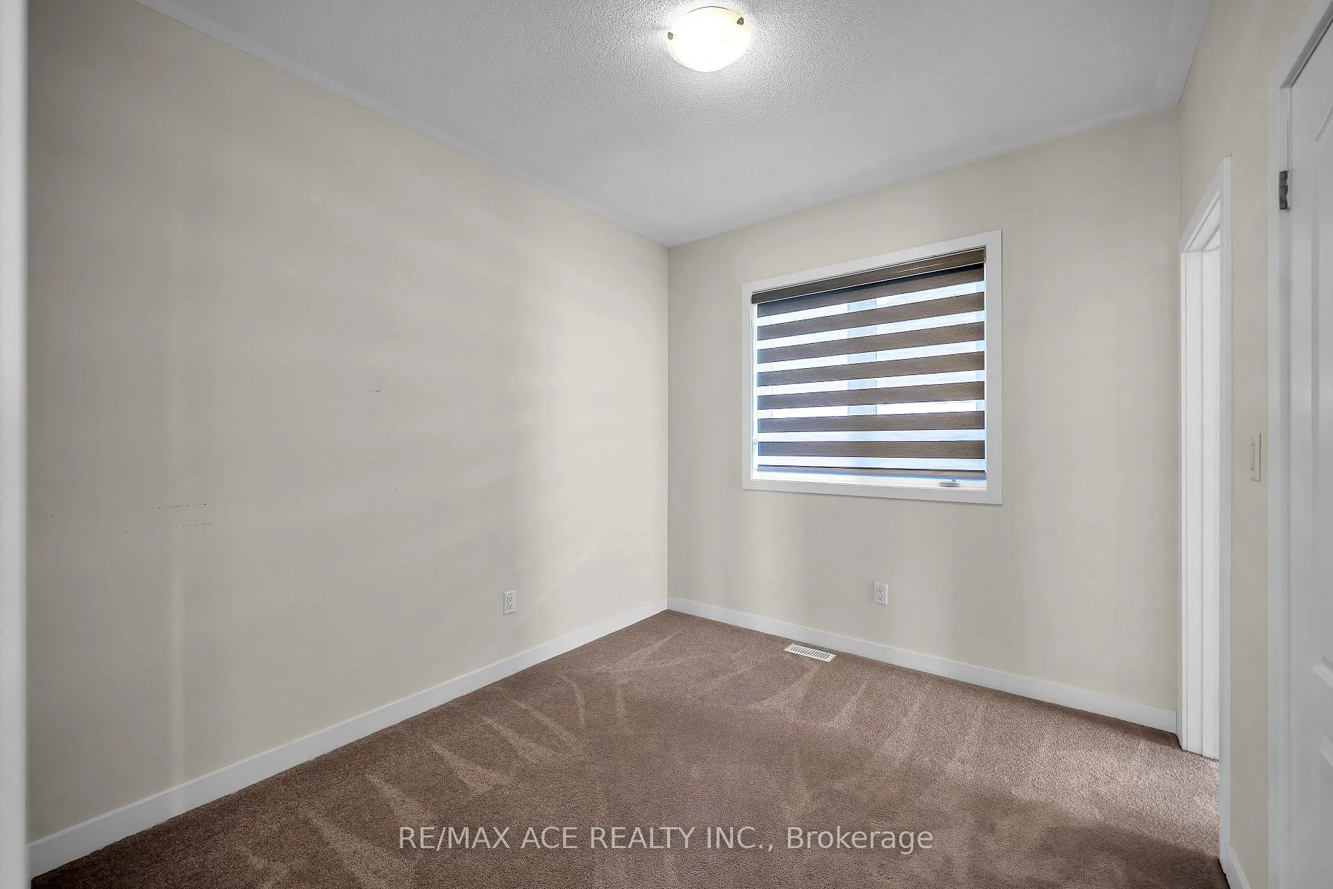 Photo 32 of 945 Rexton Drive, Oshawa, Kedron — HOMEH