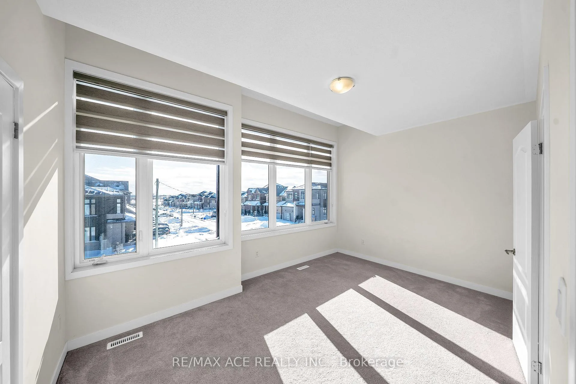 Photo 36 of 945 Rexton Drive, Oshawa, Kedron — HOMEH
