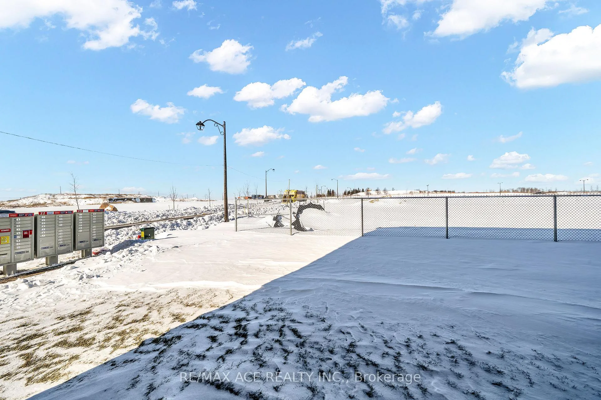 Photo 46 of 945 Rexton Drive, Oshawa, Kedron — HOMEH